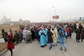 Около семи тысяч человек приняли участие в крестном ходе в Магнитогорске в День народного единства