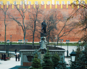 Ceremonia de dezvelire a monumentului țarului Alexandru I lângă zidurile Kremlinului din Moscova