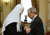 Святіший Патріарх Кирил нагородив Є.М. Примакова орденом «Слави і честі» I ступеня
