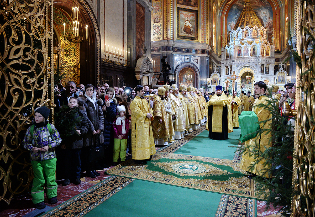 Vecernia mare de sărbătoarea Nașterea Domnului la catedrala „Hristos Mântuitorul”, or. Moscova