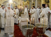 Патріарше служіння в свято Богоявлення в Богоявленському кафедральному соборі м. Москви