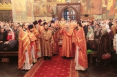 De ziua pomenirii sfintei mucenițe Tatiana mitropolitul de Istra Arsenii a oficiat Liturghia la catedrala „Adormirea Maicii Domnului” în Kremlin, or. Moscova