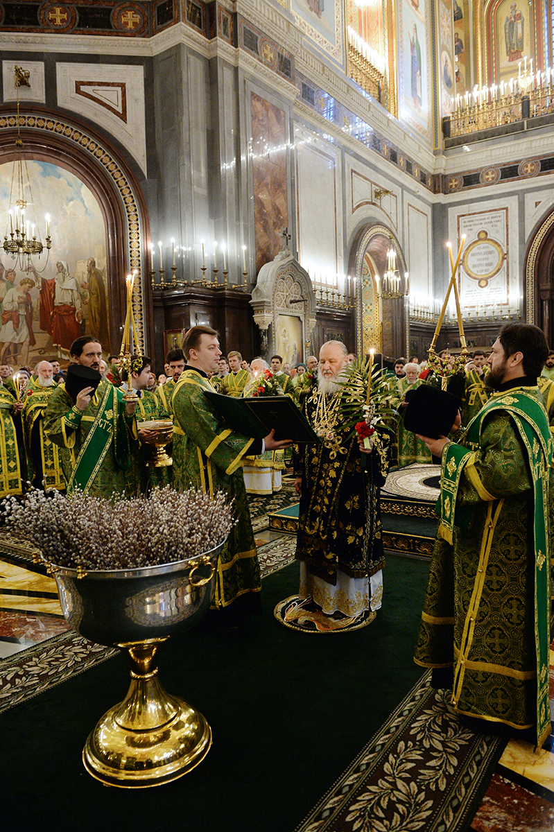 Slujirea Patriarhului în ajunul sărbătorii Intrarea Domnului în Ierusalim la catedrala „Hristos Mântuitorul”