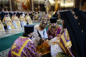 În Joia Mare Întâistătătorul Bisericii Ruse a oficiat Liturghia la catedrala „Hristos Mântuitorul”, or. Moscova