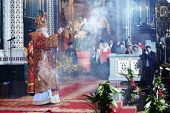 В день праздника Светлого Христова Воскресения Предстоятель Русской Церкви совершил Пасхальную великую вечерню в Храме Христа Спасителя в Москве