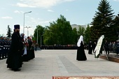 Святіший Патріарх Кирил поклав вінок до обеліска Вічної слави в Ульяновську