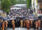 Святіший Патріарх Кирил очолив хресний хід з чудотворною іконою Божої Матері «Неупивана Чаша» в Серпухові