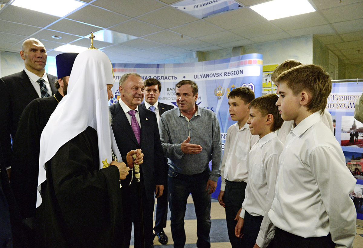 Vizita Patriarhului la Mitropolia Simbirskului. Întâlnirea cu participanții turneului de tineret la hochei cu mingea, or. Ulianovsk