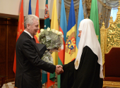 Președintele Guvernului Federației Ruse D.A. Medvedev l-a felicitat pe Preafericitul Patriarh Chiril cu ziua numelui