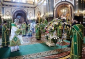 В канун праздника Троицы Святейший Патриарх Кирилл совершил всенощное бдение в Храме Христа Спасителя