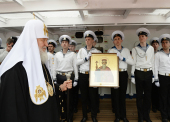Патриарший визит в Архангельскую митрополию. Посещение учебного парусного судна «Мир»