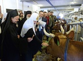 Святейший Патриарх Кирилл посетил монастырскую ферму на Валааме