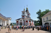 В храме преподобного Сергия Радонежского Патриаршего подворья села Дивноморское отметили 10-летие со дня освящения