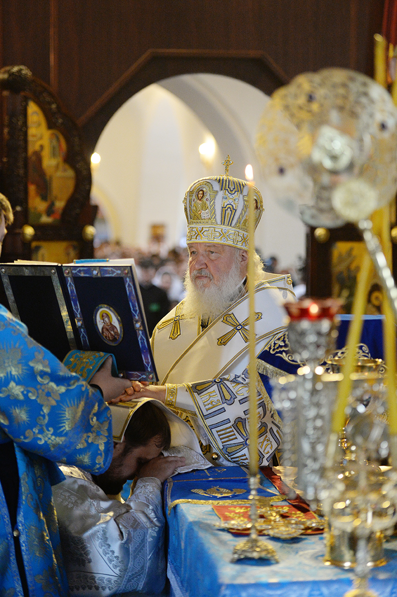 Vizita Patriarhală a Ivanovo metropolitane.  Consacrarea de Catedrala Adormirea Ivanovo.  Sfânta Liturghie în Catedrala nou consacrat