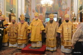 В праздник Положения честной ризы Господней в Москве Патриарший экзарх всея Беларуси возглавил Литургию в Рождество-Богородичном монастыре в Гродно
