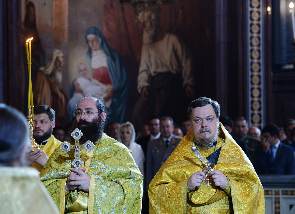 Liturghie la Catedrala Hristos Mântuitorul din Moscova în ziua în care 1000th ani de la adormirea Sfântului Vladimir