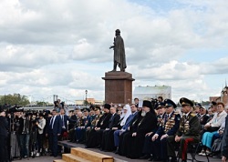 Святіший Патріарх Кирил освятив пам'ятник святому рівноапостольному князю Володимиру в Смоленську