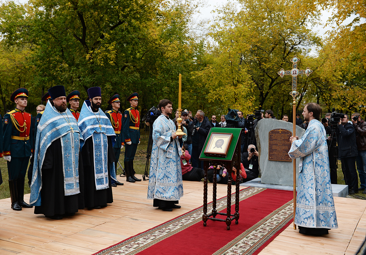 Патриарший визит в Барнаульскую епархию. Освящение закладного камня на месте строительства Спасского кафедрального собора г. Барнаула