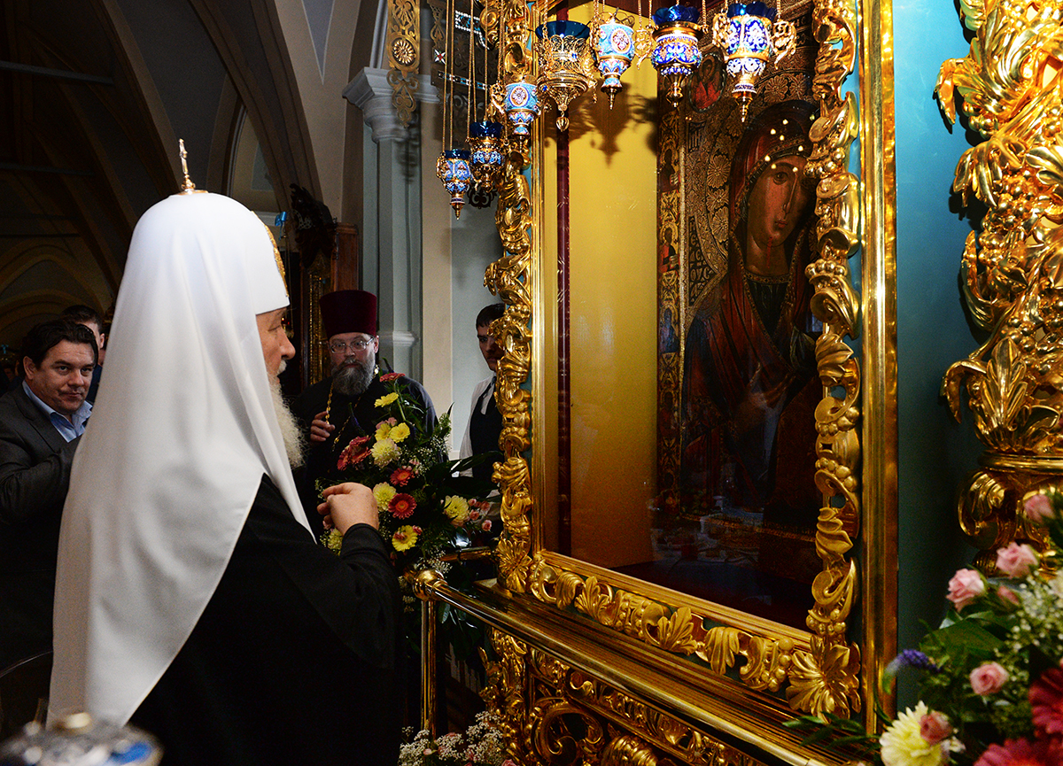 Slujirea Patriarhului de sărbătoarea icoanei Maicii Domnului de Iveria la mănăstirea Novodevici, or. Moscova. Hirotonia arimandritului Antonii (Sevriuk) în treapta de episcop de Bogorodsk