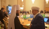 Președintele Departamentului pentru relațiile externe bisericești al Patriarhiei Moscovei a condus ședința plenară a forului internațional „Religia și lumea”