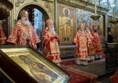 De sărbătoarea noilor mucenici și mărturisitori ai Bisericii Ruse mitropolitul de Krutitsy Iuvenalii a oficiat Liturghia la catedrala „Adormirea Maicii Domnului” din Kremlin, or. Moscova