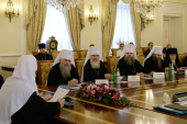 Sub președinția Sanctității Sale Patriarhul Chiril a avut loc cea de-a șaptea ședință a Comitetului coordonator pentru stimularea inițiativelor sociale, educaționale, culturale și a altor inițiative, desfășurate sub egida Bisericii Ortodoxe Ruseâ