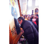 Более трех тысяч верующих поклонились мощам блаженной Матроны в Чите