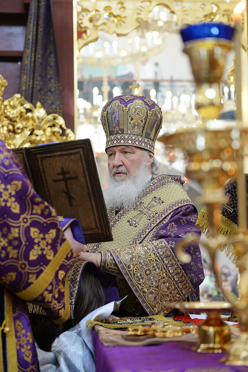 Slujirea Patriarhului în Duminica a 4-a din Postul Mare. Sfințirea bisericii în cinstea icoanei Maicii Domnului de Iveria în Oceakovo-Matveevskoe, or. Moscova