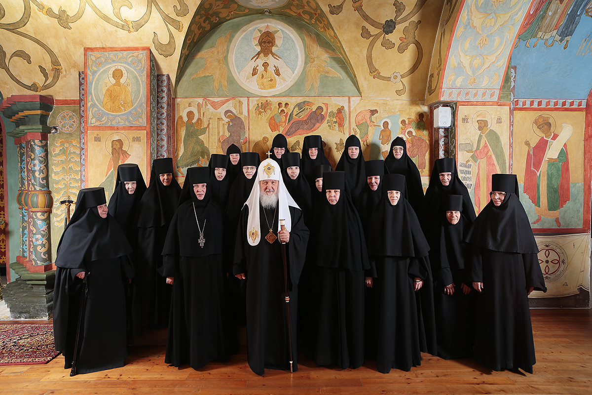 Slujirea Patriarhului în Lunea Mare la mănăstirea stavropighială „Nașterea Preasfintei Născătoare de Dumnezeu”