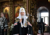 În Marțea Mare Întâistătătorul Bisericii Ruse a oficiat Liturghia la mănăstirea stavropighială „Sfântul mitropolit Petru” din Vysokoe