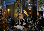 În ajunul la Miercurea Mare Sanctitatea Sa Patriarhul Chiril a participat la serviciul divin oficiat la mănăstirea stavropighială „Sfântul Ioan Botezătorul”