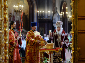 Pe posturile de televiziune federale și portalul Patriarchia.ru va fi emis în direct serviciul divin Pascal din catedrala „Hristos Mântuitorul”