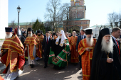 În ziua de marţi a Săptămânii Luminate Sanctitatea Sa Patriarhul Chiril a oficiat Liturghia în lavra „Sfânta Treime” a cuviosului Serghie