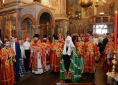 De Paștele Blajinilor Întâistătătorul Bisericii Ruse a oficiat Liturghia și pomenirea pascală a celor adormiți la catedrala „Sfântul Arhistrateg Mihail” din Kremlin, or. Moscova