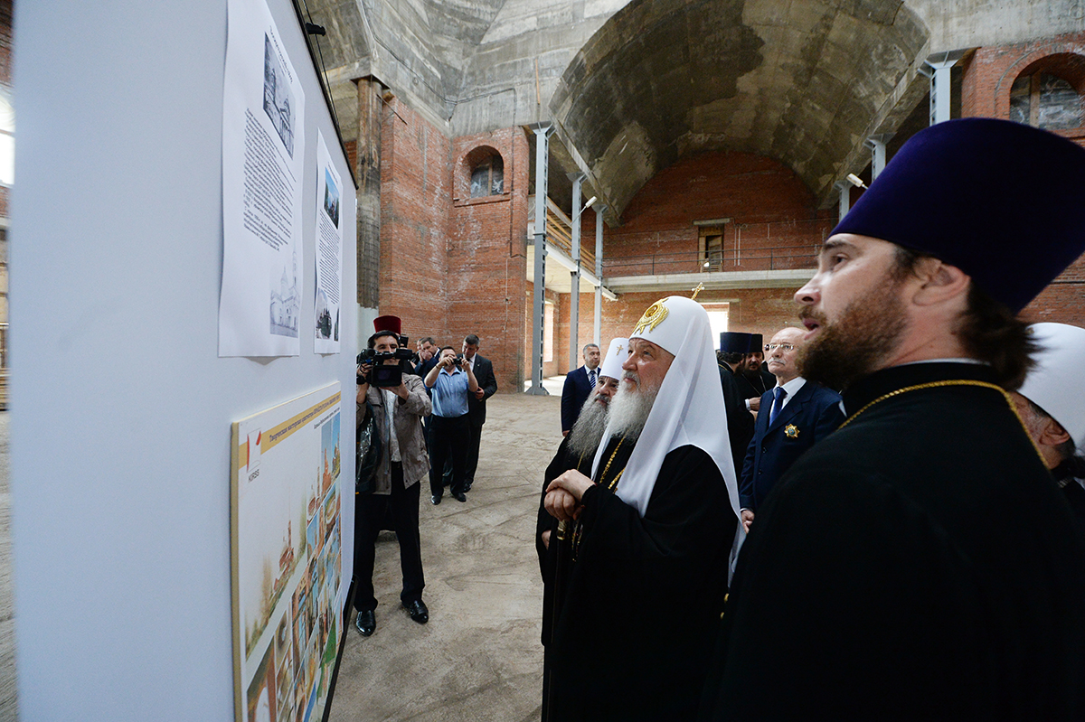 Посещение Святейшим Патриархом Кириллом Воскресенского собора в Уфе