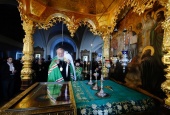 Întâistătătorul Bisericii Ruse a oficiat slavoslovea la cinstitele moaşte ale cuvioşilor Serghie şi Gherman din Valaam