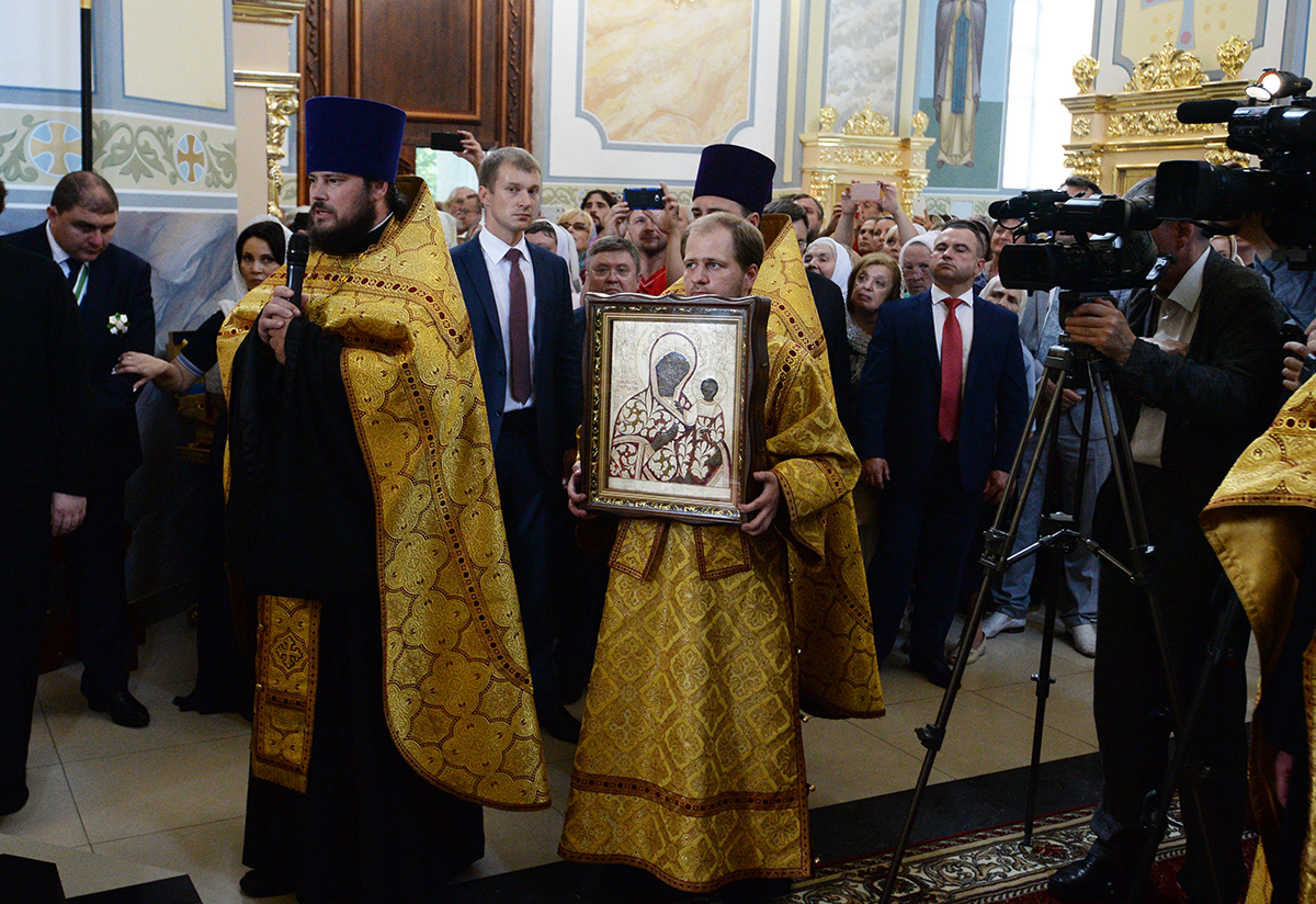 Vizita Patriarhului la Mitropolia de Oriol. Sfințirea bisericii în cinstea Icoanei Maicii Domnului de Smolensk din or. Oriol