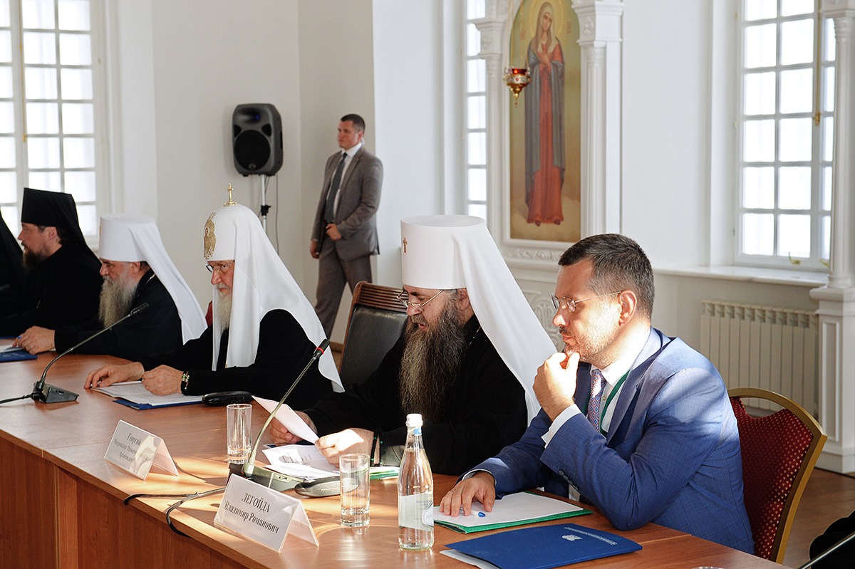 Vizita Patriarhului la Mitropolia de Nijni Novgorod. Întâlnirea cu savanţii ruşi din domeniul nuclear