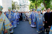 Предстоятель Української Православної Церкви очолив святкове богослужіння у Почаївській лаврі