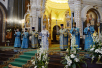 Патриаршее служение в канун праздника Успения Божией Матери в Храме Христа Спасителя в Москве