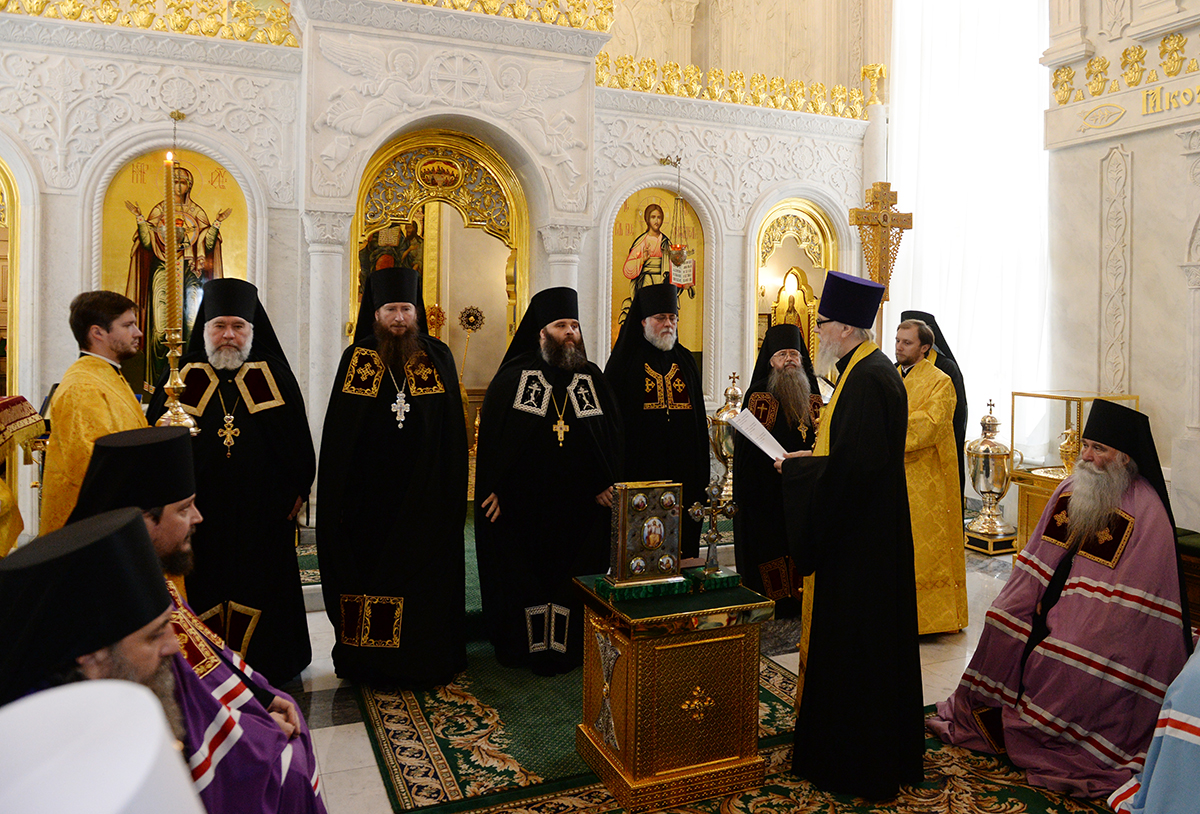 Ipopsifierea arhimandritului Savatii (Perepeolkin) în treapta de episcop de Vanino, a arhimandritului Siluan (Șalari) în treapta de episcop de Orhei și a arhimandritului Nikolai (Degteariov) în treapta de episcop de Cerneahovsk