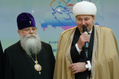 Președintele Comisiei Sinodale pentru slujbele dumnezeiești a luat cuvântul la conferința din Sanct-Petersburg „Religiile tradiționale - pentru o Rusie puternică”