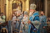 В канун праздника Казанской иконы Божией Матери Святейший Патриарх Кирилл совершил всенощное бдение в Богоявленском кафедральном соборе в Елохове