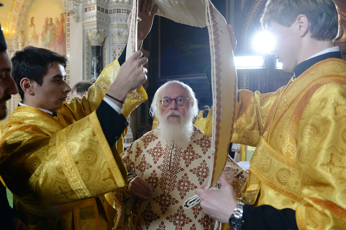 Торжественное богослужение в Храме Христа Спасителя в день 70-летия Святейшего Патриарха Кирилла