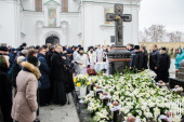 De ziua nașterii pururea pomenitului mitropolit Vladimir (Sabodan) în Lavra Pecerska din Kiev au fost săvârșite slujbe dumnezeiești de pomenire