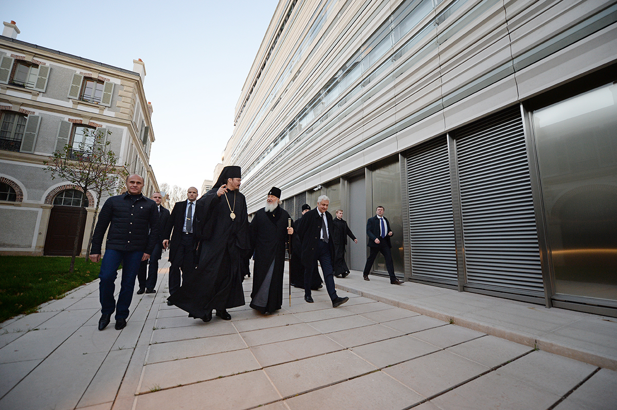 Vizita Patriarhului la Eparhia de Korsun. Vizitarea Centrului ortodox duhovnicesc-cultural din Paris