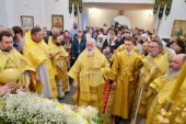 В день памяти Николая Чудотворца Патриарший экзарх всея Беларуси совершил Литургию в Никольском храме Минска