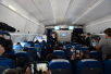 22 февраля. Общение на борту самолета с экипажем и сопровождающими лицами после завершения визита в Латинскую Америку
