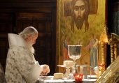 У Різдвяний святвечір Святіший Патріарх Кирил звершив Літургію святителя Василія Великого в Храмі Христа Спасителя в Москві