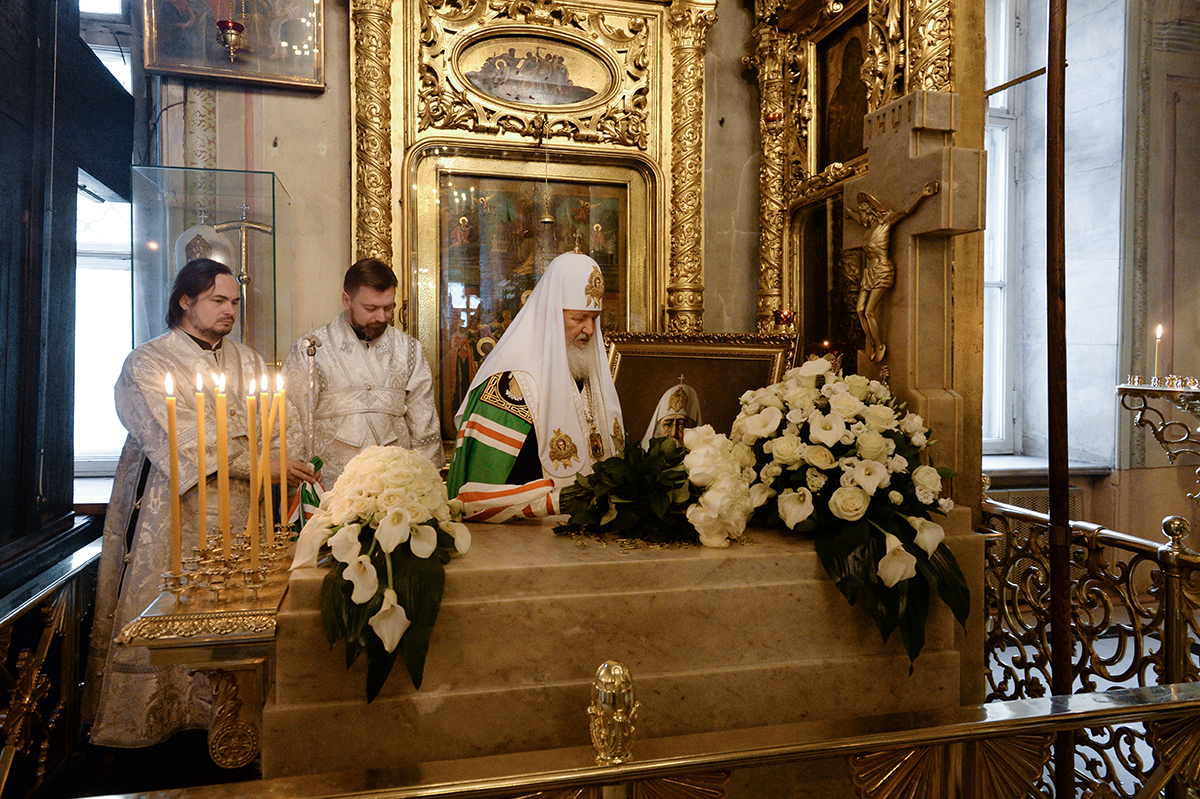 Панихида по Патриарху Сергию (Страгородскому) в Богоявленском соборе г. Москвы